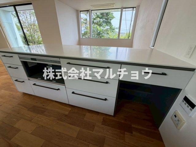 南紀の台戸建のキッチン|きれいなキッチンです