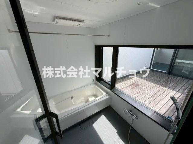 南紀の台戸建の浴室|日々の疲れを癒すお風呂付です
