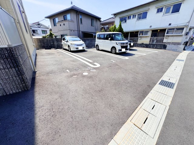 サンディアス貴船の駐車場