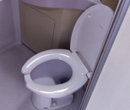 ローズガーデンＡ３２番館　A-032のトイレ