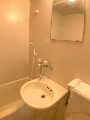 森ヶ丘ハイツの洗面所|別部屋同一間取りの写真となります