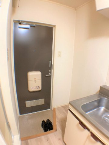 森ヶ丘ハイツの玄関|別部屋同一間取りの写真となります