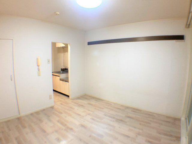森ヶ丘ハイツの居間・リビング|別部屋同一間取りの写真となります