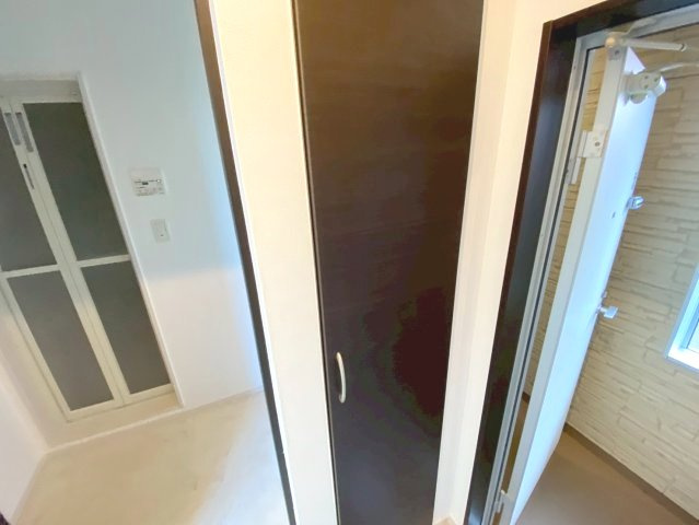 RIZEST Kオークスの玄関|明るい玄関です
