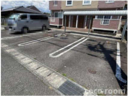 フィオーレⅠの駐車場