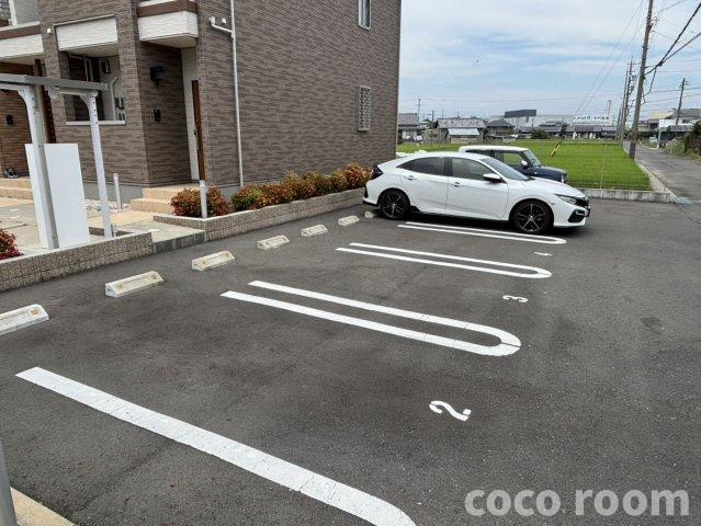シティーロードタカヤナギの駐車場