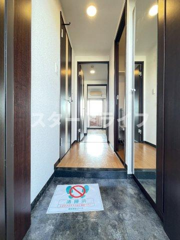 大阪市淀川区西三国４丁目の賃貸マンションの玄関