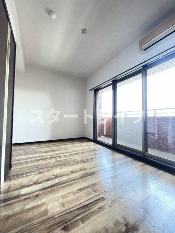 大阪市淀川区西三国４丁目の賃貸マンションの居間・リビング