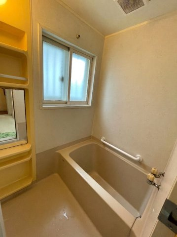 稲穂4条7丁目　一戸建ての浴室