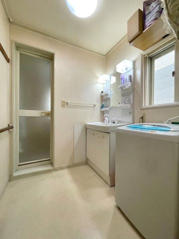 稲穂4条7丁目　一戸建ての独立洗面台