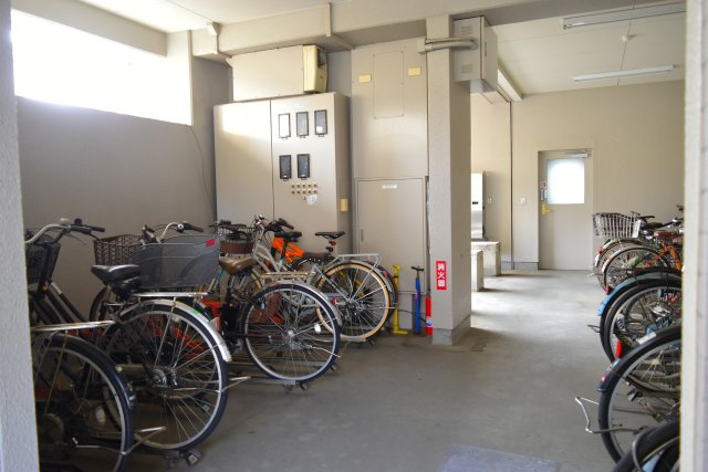 国立市西２丁目の中古マンションの駐輪場