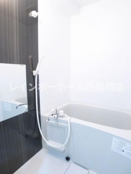 浦安市今川２丁目のアパートの浴室