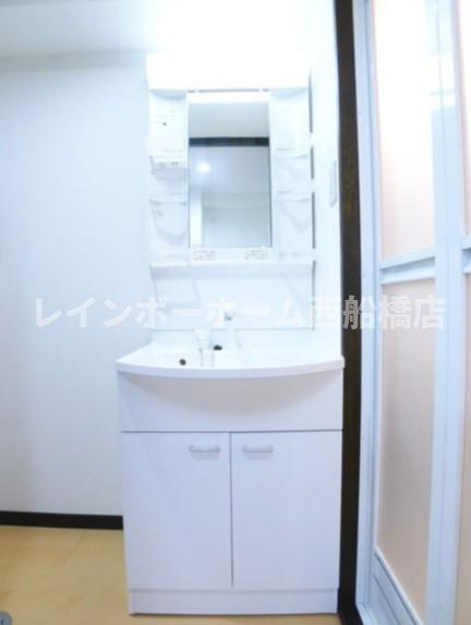 浦安市今川２丁目のアパートの洗面所