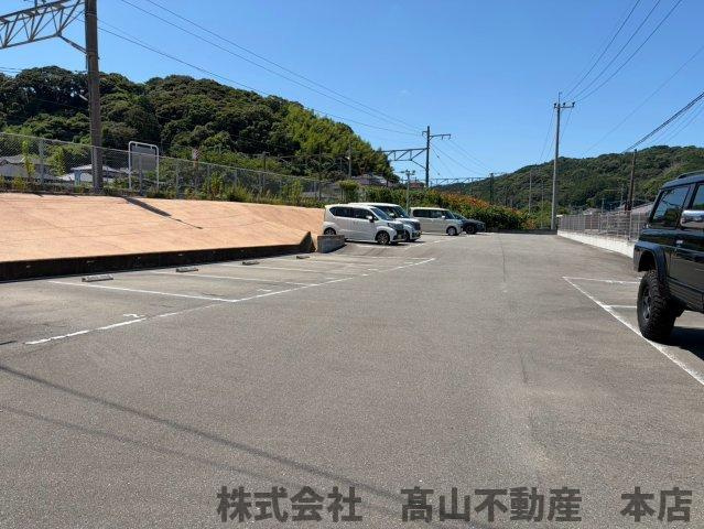 RJRクオーレ東郷駅前の駐車場