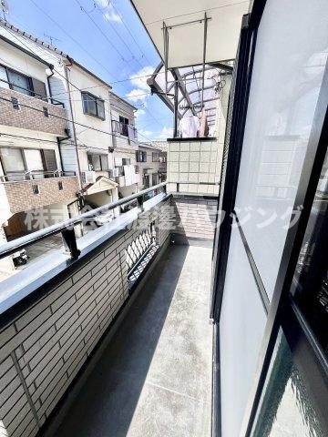 寝屋川市池田1丁目5戸建貸家のバルコニー
