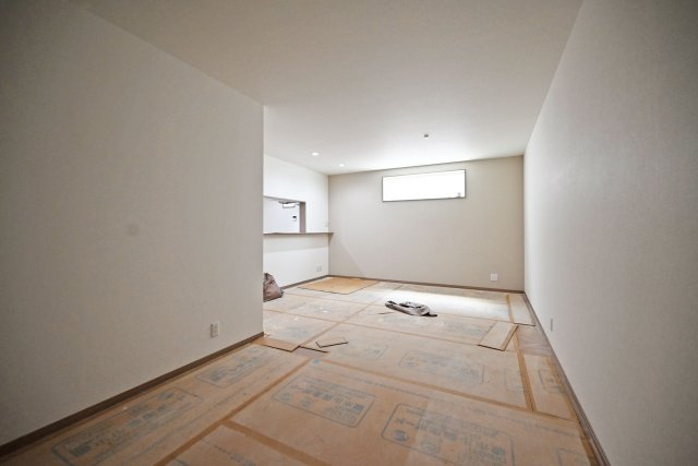 尼崎市稲葉荘1丁目新築一戸建て│3LDK+駐車1台可の居間・リビング|家族が自然と集まる、開放感あふれる空間です。