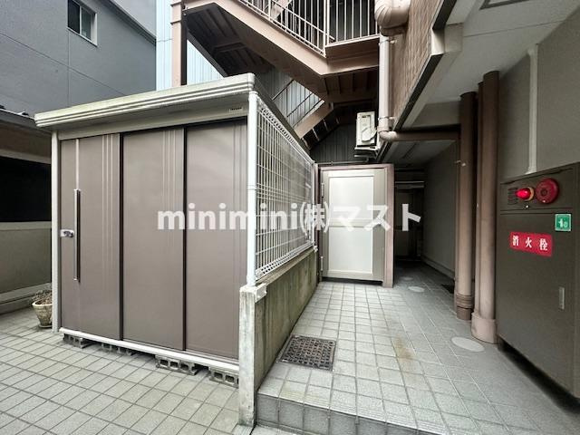 ウィステリア谷町のエントランス