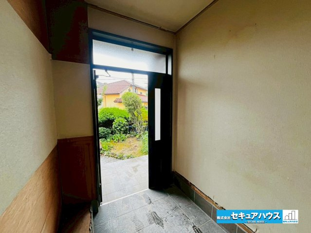 【中古戸建】日進市東山7丁目の玄関|【玄関】
◆広々とした玄関はリフォーム予定です♪　　　　　　　　　　　　　　　　　　　　　　　　　　　　　　　　　　　　　　　　　　　　　　　　　　　　　　　　　　　　　　　　　　　　　　　　　　　　
