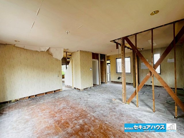 【中古戸建】日進市東山7丁目のキッチン|【LDK17帖】
◆南向き角地のため陽当たり良好・通風共に良好です♪
◆リフォーム中です！詳しいリフォーム内容はお問合せ下さい！　　　　　　　　　　　　　　　　　　　　　　　　　　　　　　　　　　　　