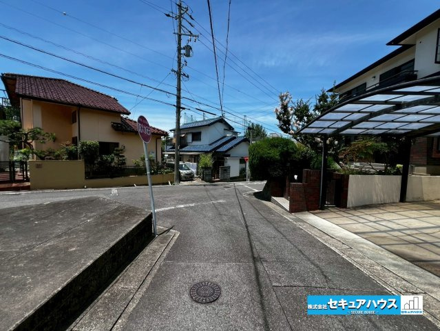 【中古戸建】日進市東山7丁目の前面道路含む現地写真|事前予約にて現地ご見学いただけます！お気軽にお問い合わせください♪
■株式会社　セキュアハウス■
住宅ローンに強く、知識、経験豊富なスタッフ在籍
お客様に寄り添い、ご成約後もサポート致します。　　　　