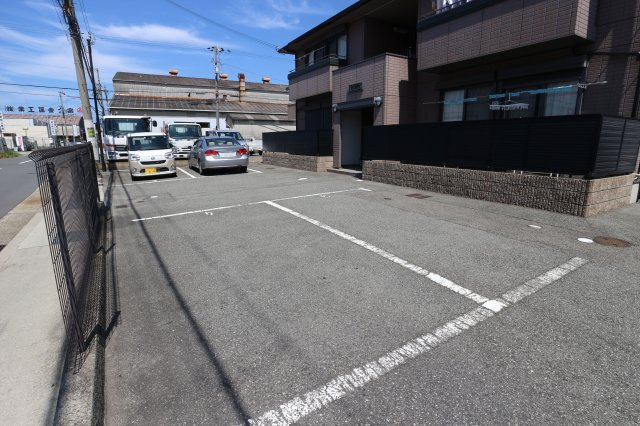 ボヌールの駐車場