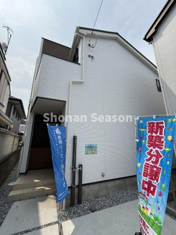 【外観】 | 外構には温水シャワーが付いており、海の帰りにも快適に♪