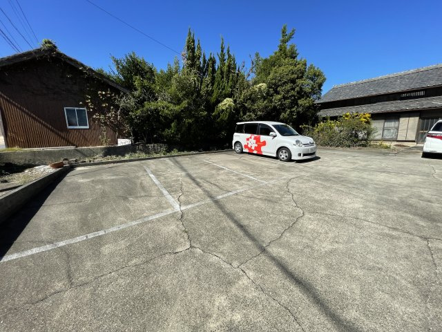ハウス久野の駐車場