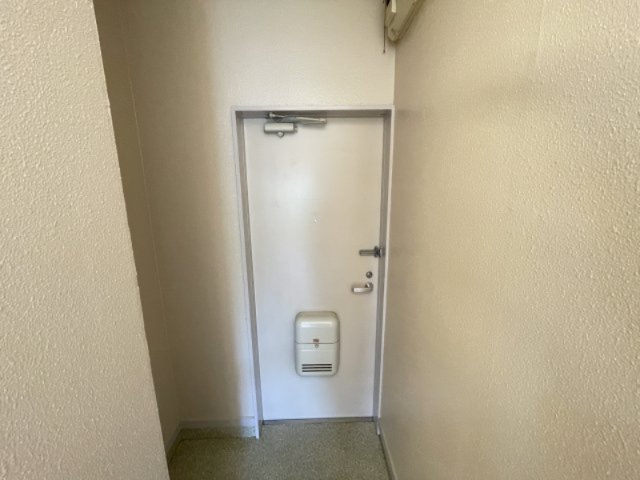 ハウス久野の玄関|別部屋同一間取りのお写真となります。
