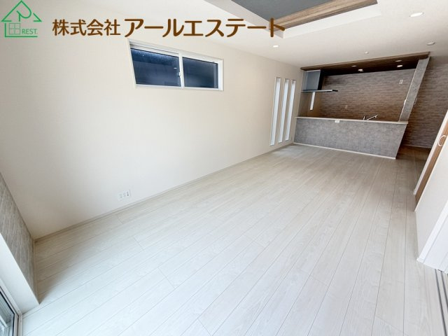 加古川市野口町坂元　　新築戸建の居間・リビング