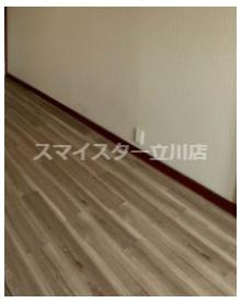 青梅市東青梅１丁目の賃貸マンションの居間・リビング