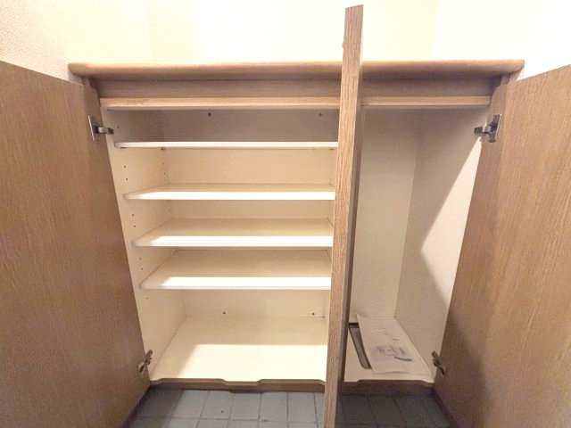 ジークレフ六甲の丘Ｂ棟803号室 Cの収納