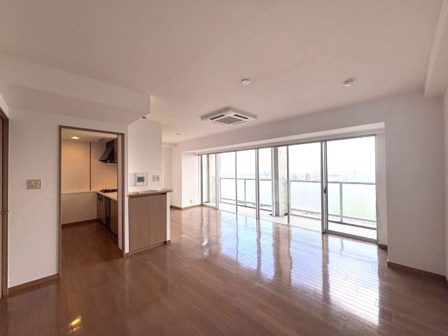 ジークレフ六甲の丘Ｂ棟803号室 Cの居間・リビング