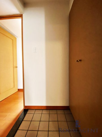 センチュリー富士見の玄関