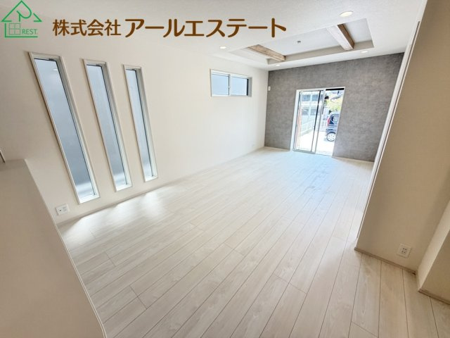 加古川市野口町坂元　　新築戸建の居間・リビング