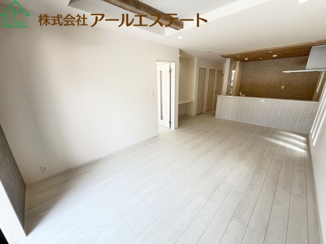 加古川市野口町坂元　　新築戸建の居間・リビング