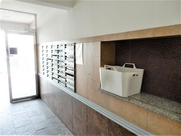 相模原市中央区清新４丁目の賃貸マンションのエントランス