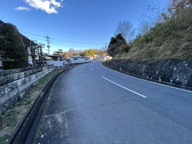 売地　吉井町長根の前面道路含む現地写真