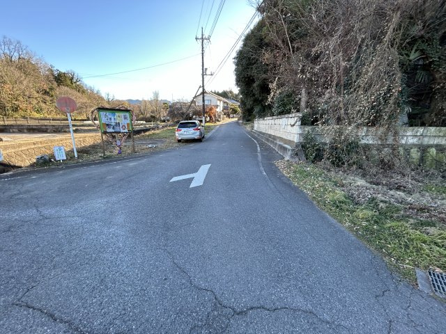 売地　吉井町長根の前面道路含む現地写真