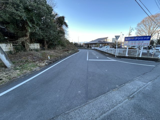 売地　吉井町長根の前面道路含む現地写真