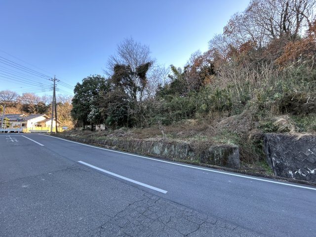 売地　吉井町長根の前面道路含む現地写真