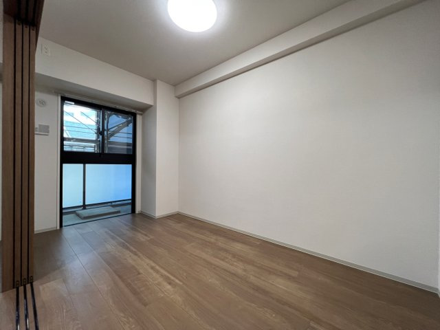 esteOeste難波元町の洋室