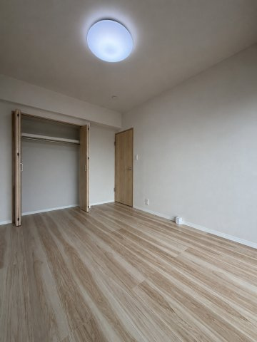 パシフィック美しが丘壱番街E棟の洋室