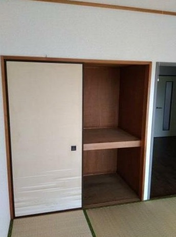 座間市緑ケ丘４丁目の賃貸マンションの収納