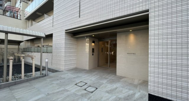 WHARF駒込のエントランス