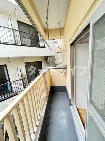 大阪市淀川区木川西１丁目の賃貸マンションのバルコニー