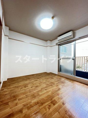 大阪市淀川区木川西１丁目の賃貸マンションの居間・リビング