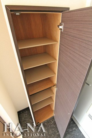 クレイノ壱番館の玄関