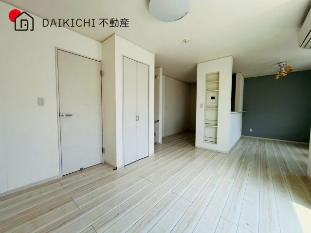 【居間・リビング】 | 川越市中台南1丁目　中古戸建