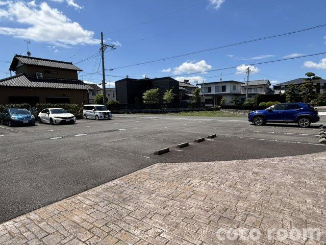 ル・アンジュの駐車場