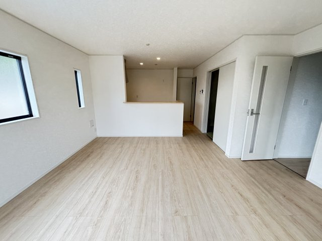 知立市弘法町弘法山16番15、16番16の各一部『仲介手数料無料』新築一戸建て・建売の居間・リビング